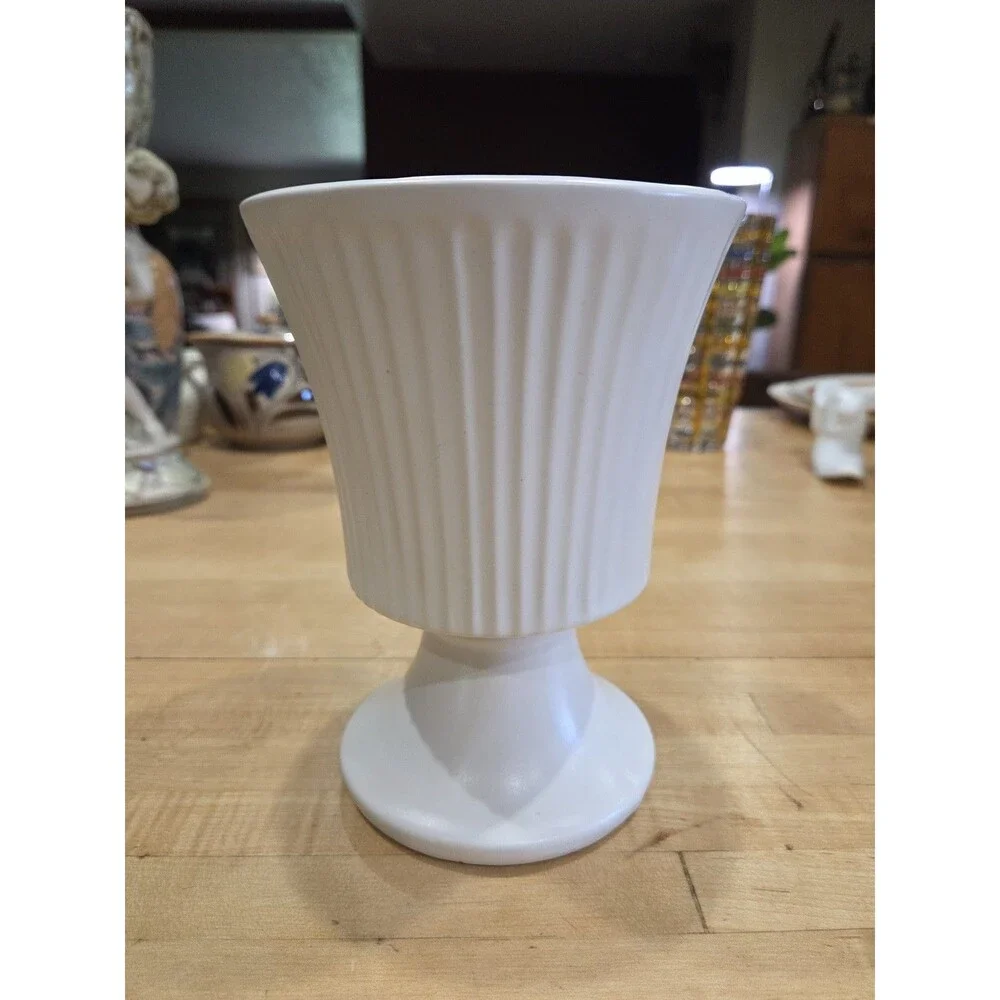Vintage McCoy Floraline 474 White Ribbed Pedestal Vase